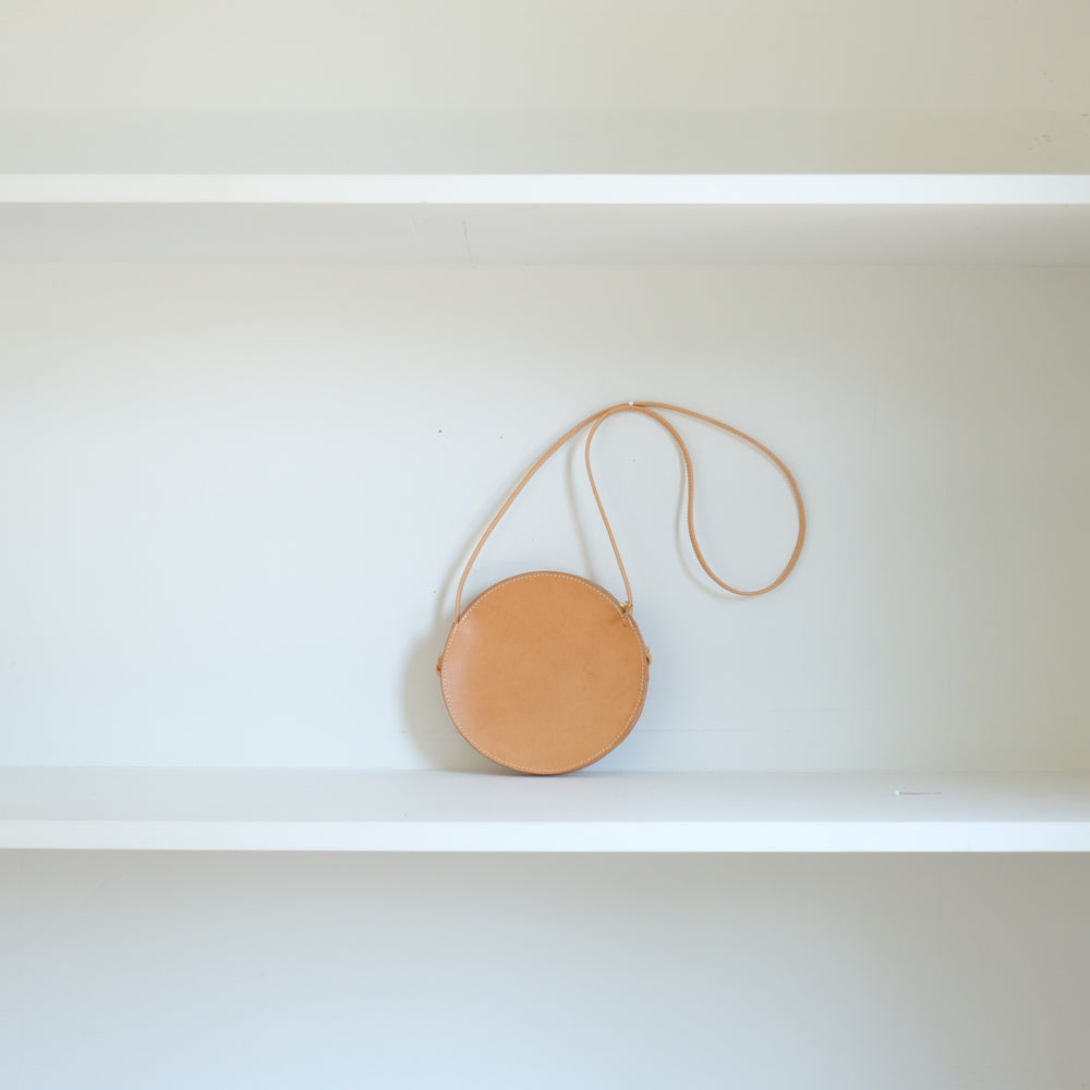 Round pouch shoulder
