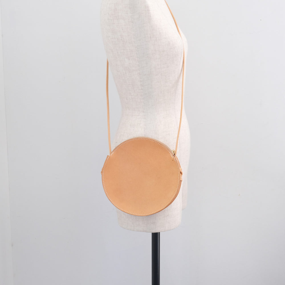 Round pouch shoulder