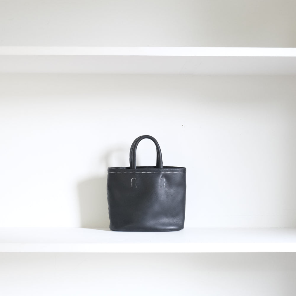 Leather oval basket bag mini Black