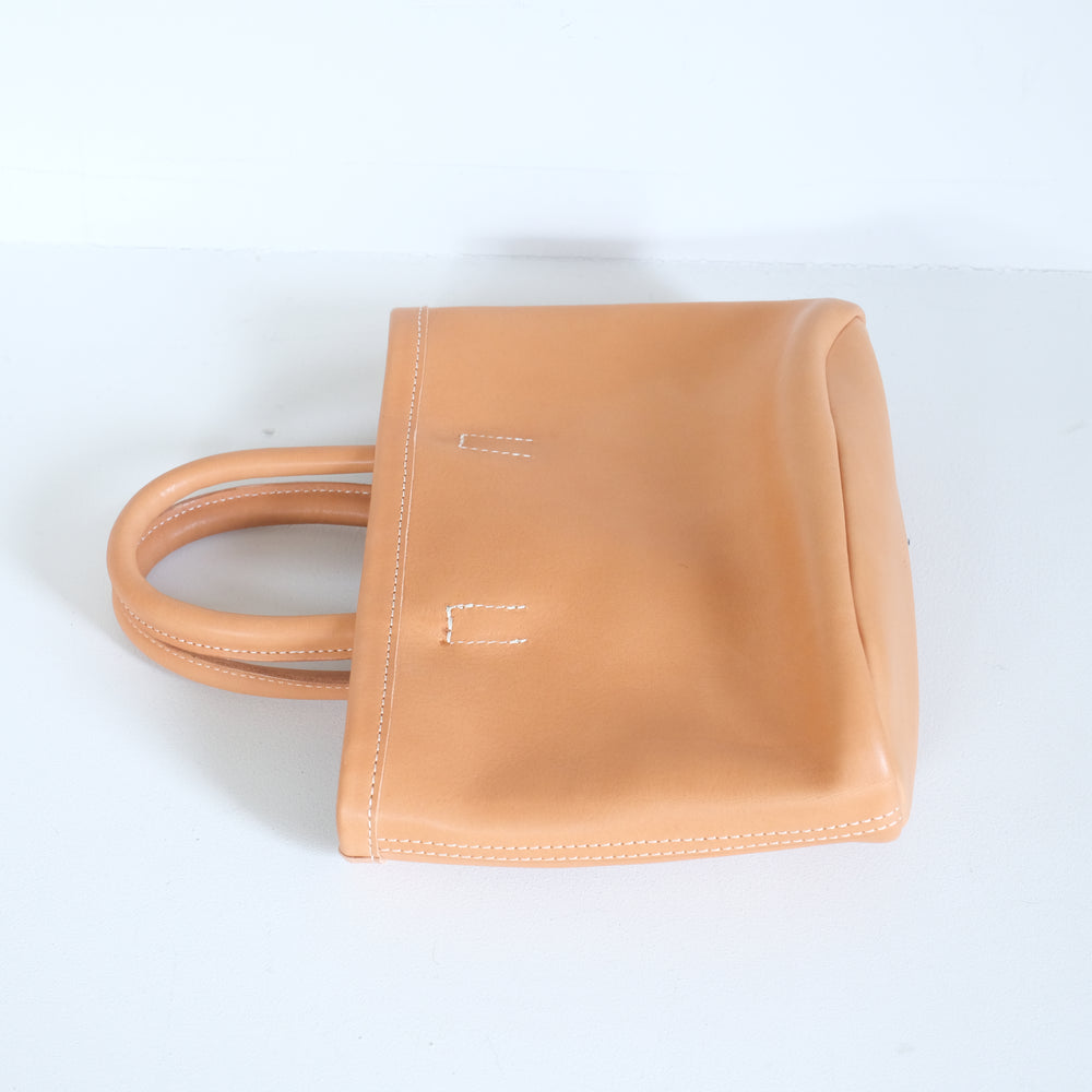 Leather oval basket bag mini Beige