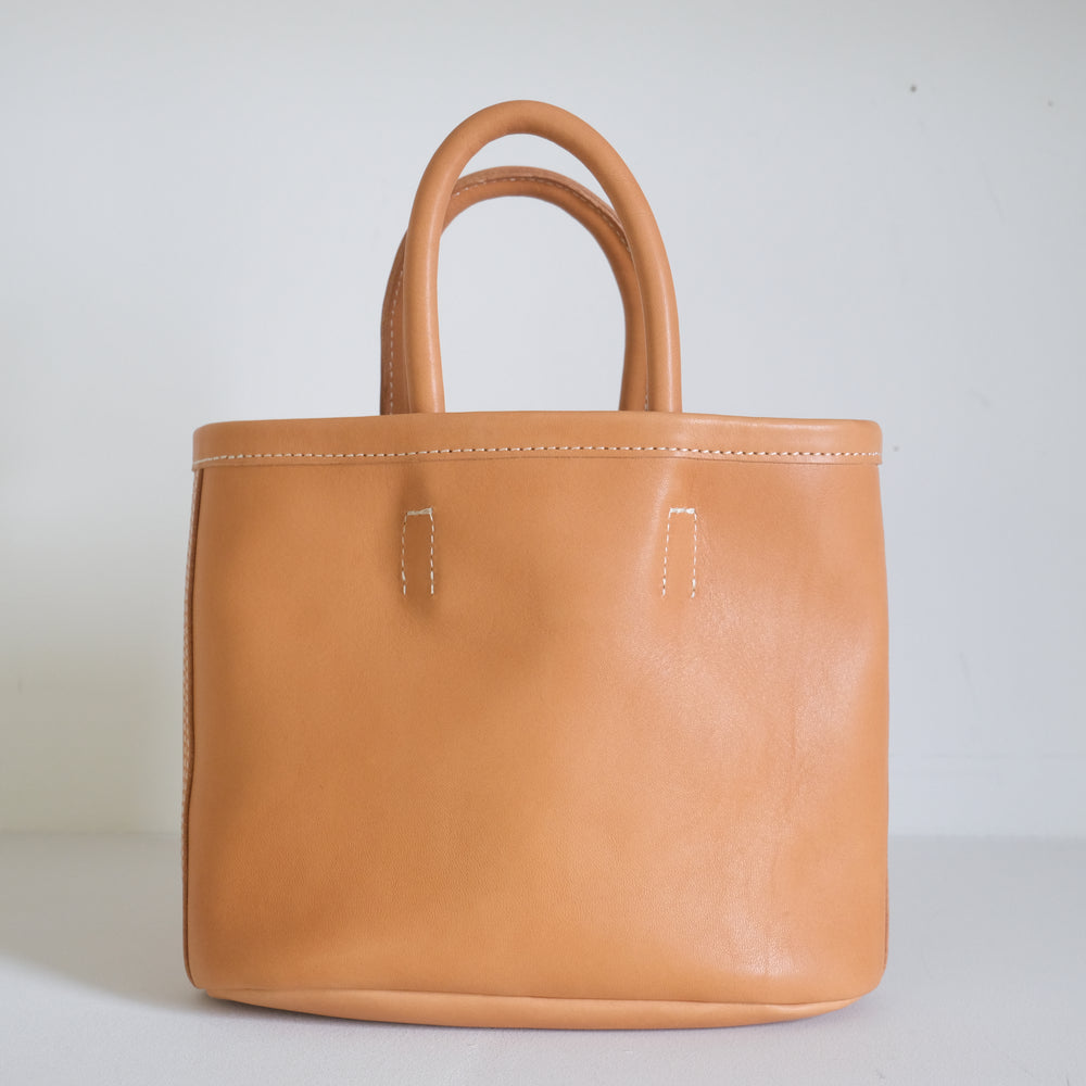 Leather oval basket bag mini Beige