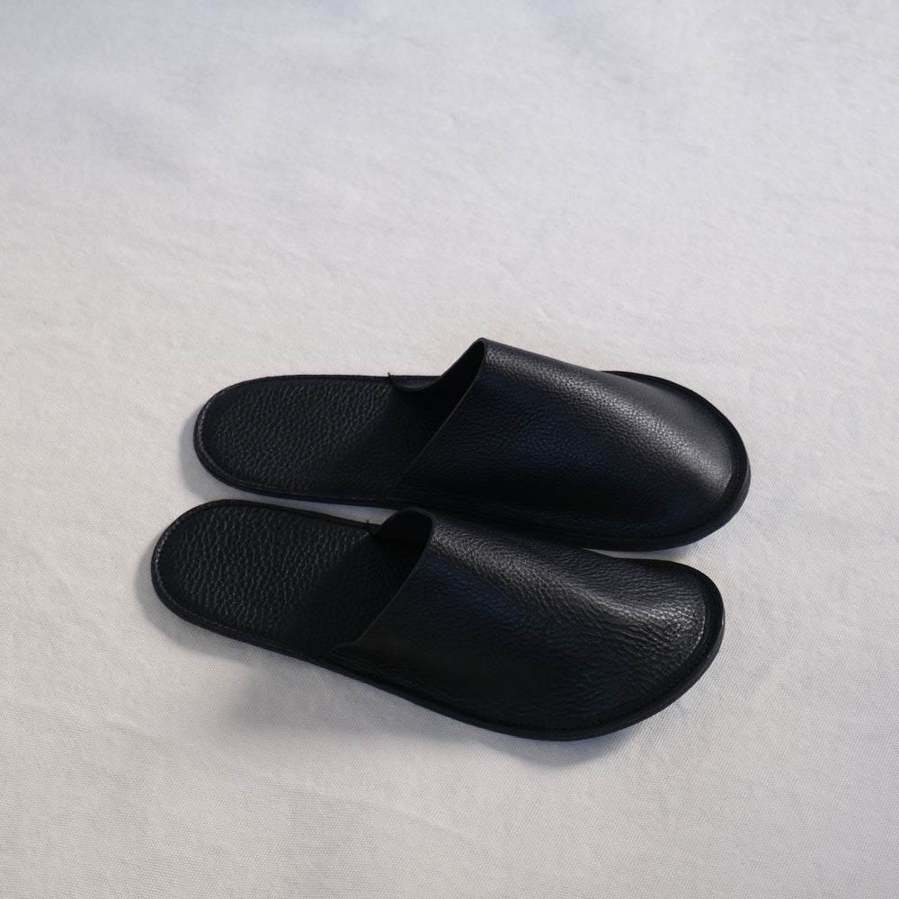 Leather slippers Black