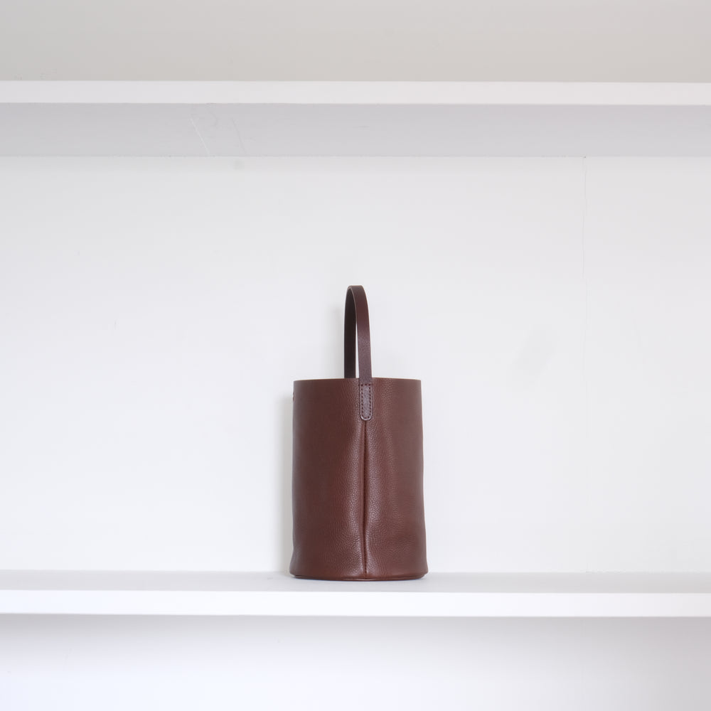 Leather bucket bag chocolate