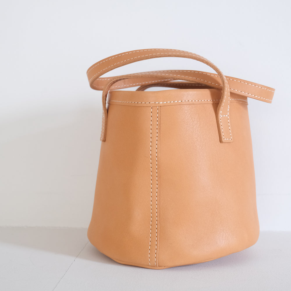 Leather round mini bag natural