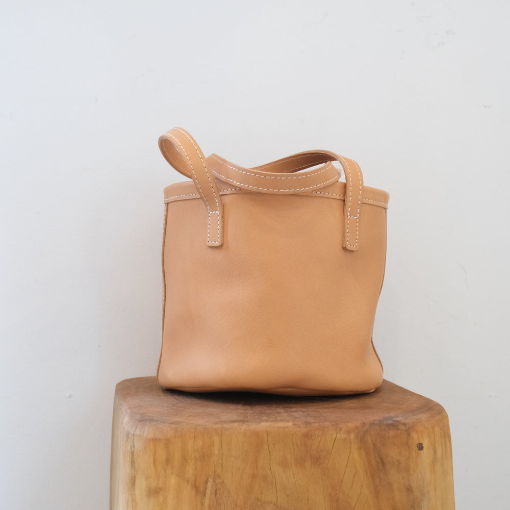 Leather round mini bag natural