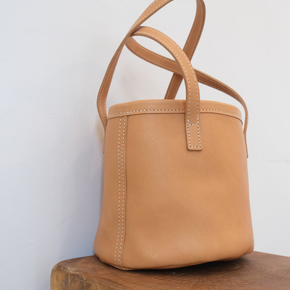 Leather round mini bag natural