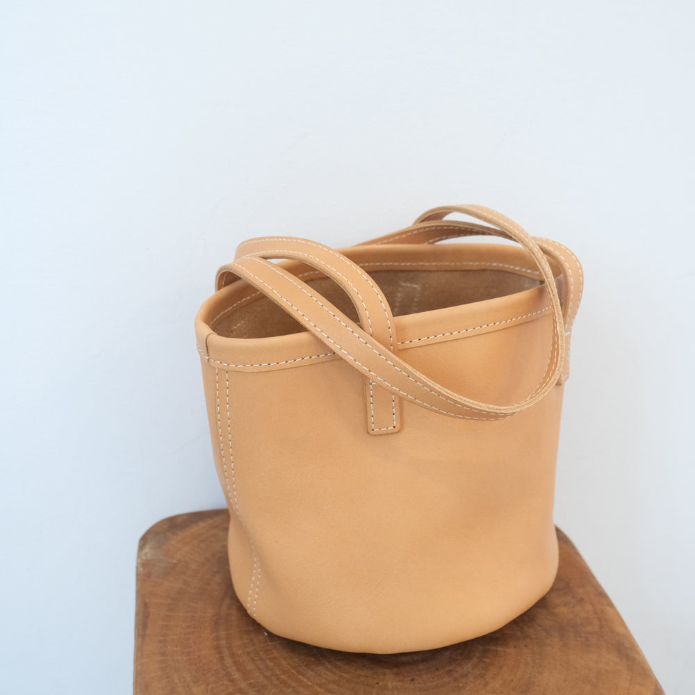 Leather round mini bag natural